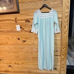 Vintage Windy Rose 2 Nylon Nightgowns Cream Lace 3/4 Sleeve 70s Blue & Green S